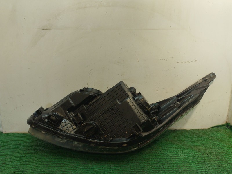 Recambio de faro derecho para kia cee´d (jd) 1.4 crdi 90 referencia OEM IAM   