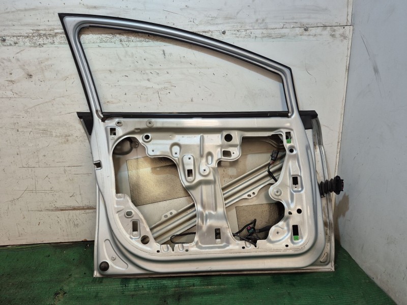 Recambio de puerta delantera izquierda para seat leon (1p1) 1.9 tdi referencia OEM IAM   