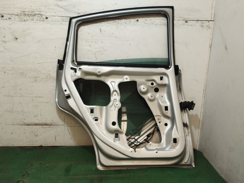Recambio de puerta trasera izquierda para seat leon (1p1) 1.9 tdi referencia OEM IAM   