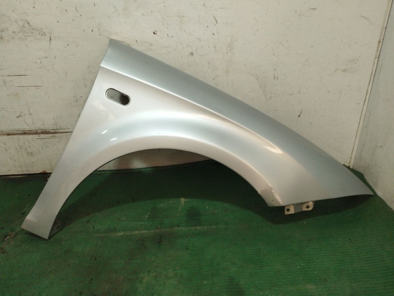 Recambio de aleta delantera derecha para seat leon (1p1) 1.9 tdi referencia OEM IAM   