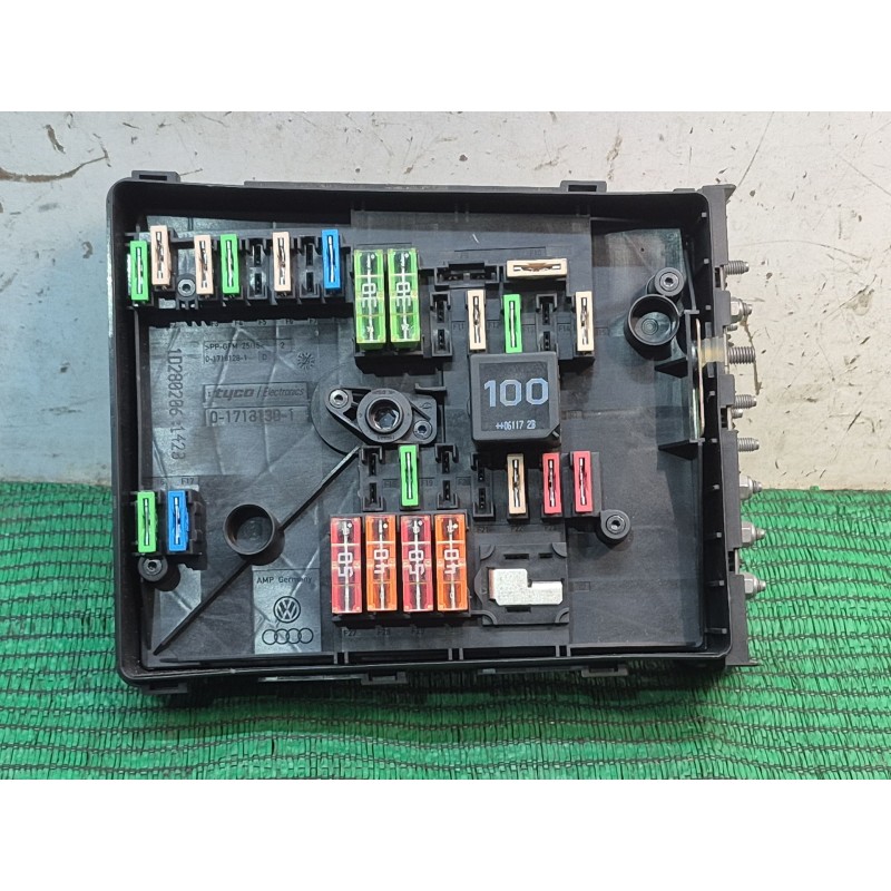 Recambio de caja reles / fusibles para volkswagen golf v (1k1) 1.6 fsi referencia OEM IAM   
