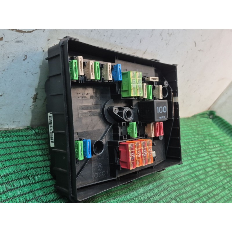 Recambio de caja reles / fusibles para volkswagen golf v (1k1) 1.6 fsi referencia OEM IAM   