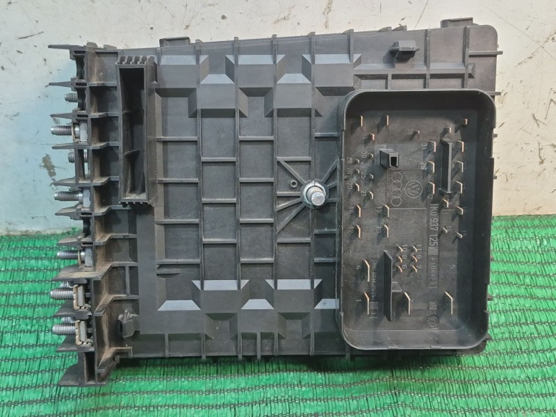Recambio de caja reles / fusibles para volkswagen golf v (1k1) 1.6 fsi referencia OEM IAM   