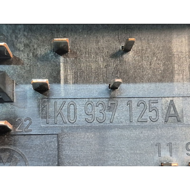 Recambio de caja reles / fusibles para volkswagen golf v (1k1) 1.6 fsi referencia OEM IAM   