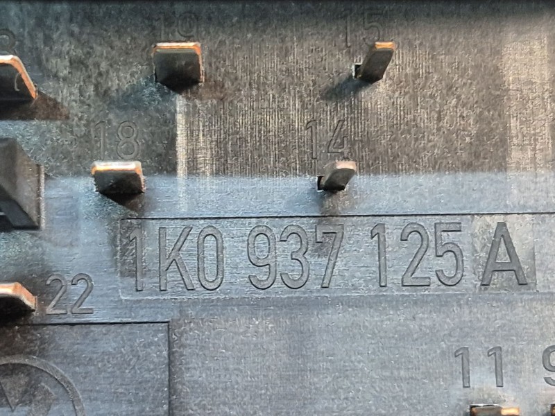 Recambio de caja reles / fusibles para volkswagen golf v (1k1) 1.6 fsi referencia OEM IAM   