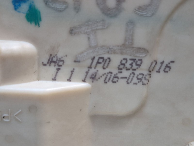 Recambio de cerradura puerta trasera izquierda para seat leon (1p1) 1.9 tdi referencia OEM IAM   