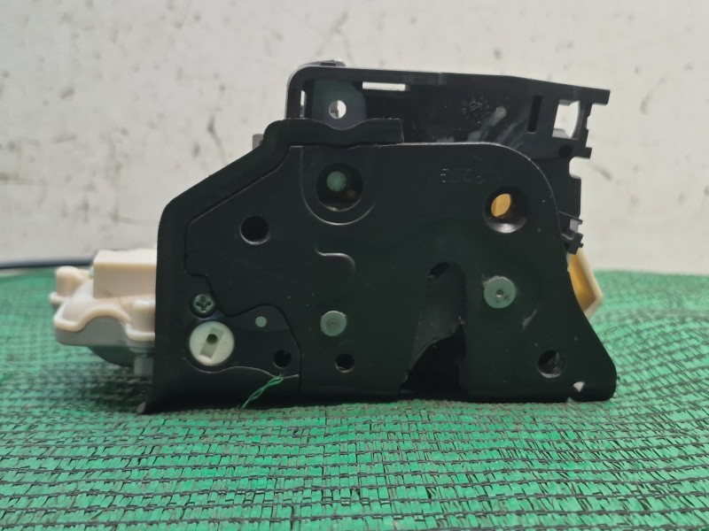 Recambio de cerradura puerta trasera izquierda para seat leon (1p1) 1.9 tdi referencia OEM IAM   