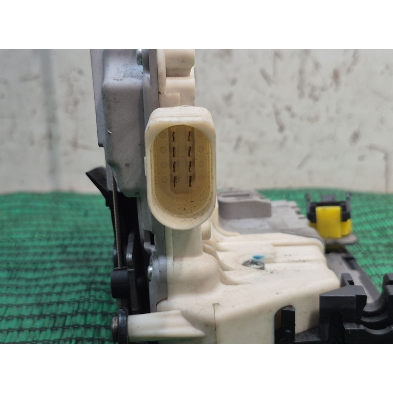 Recambio de cerradura puerta trasera izquierda para seat leon (1p1) 1.9 tdi referencia OEM IAM   