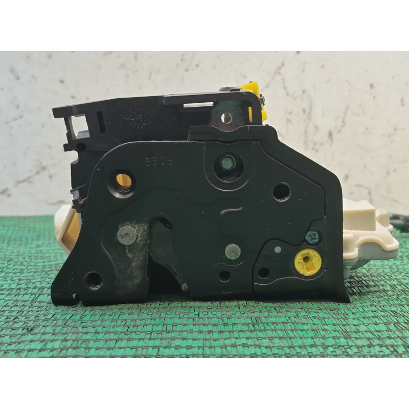 Recambio de cerradura puerta trasera izquierda para seat leon (1p1) 1.9 tdi referencia OEM IAM   