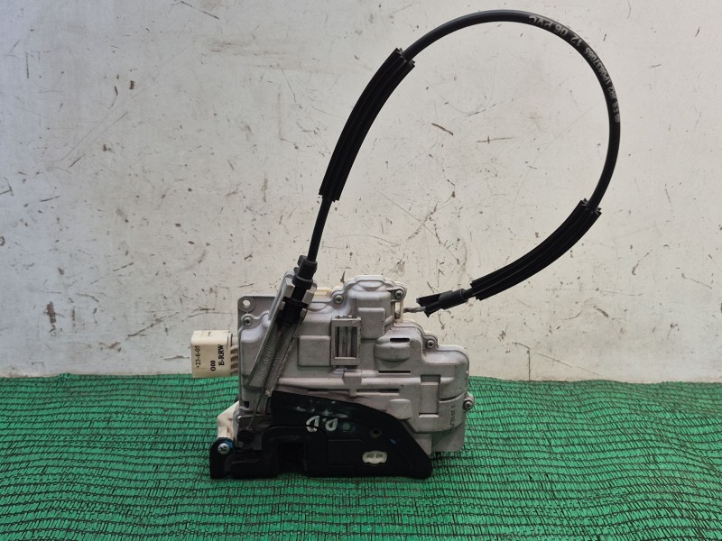 Recambio de cerradura puerta delantera derecha para seat leon (1p1) 1.9 tdi referencia OEM IAM   