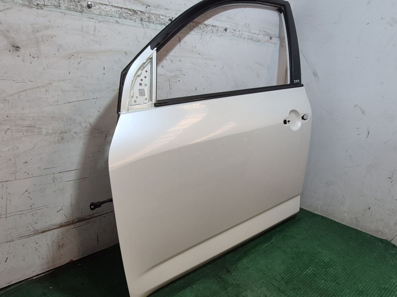 Recambio de puerta delantera izquierda para toyota rav 4 iii (_a3_) 2.2 d (ala35_) referencia OEM IAM   