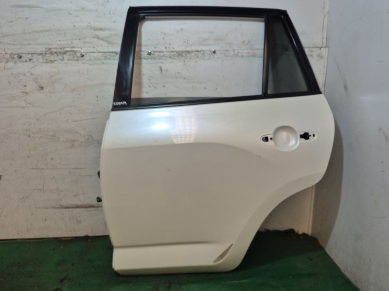 Recambio de puerta trasera izquierda para toyota rav 4 iii (_a3_) 2.2 d (ala35_) referencia OEM IAM   