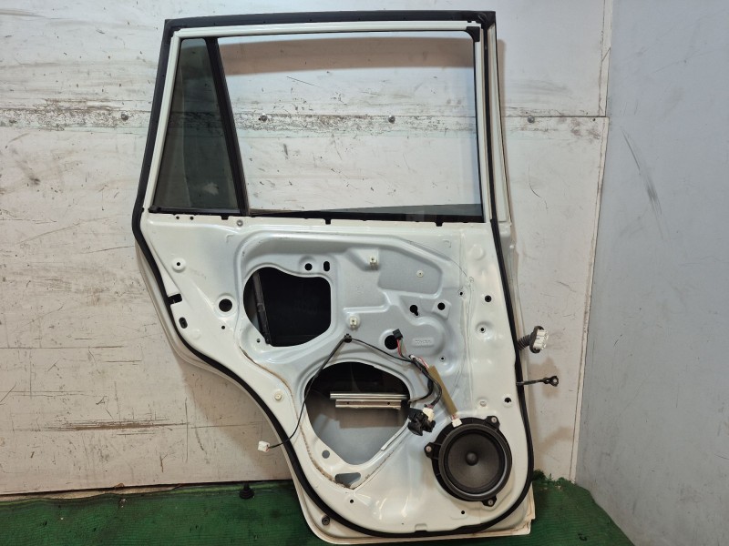 Recambio de puerta trasera izquierda para toyota rav 4 iii (_a3_) 2.2 d (ala35_) referencia OEM IAM   