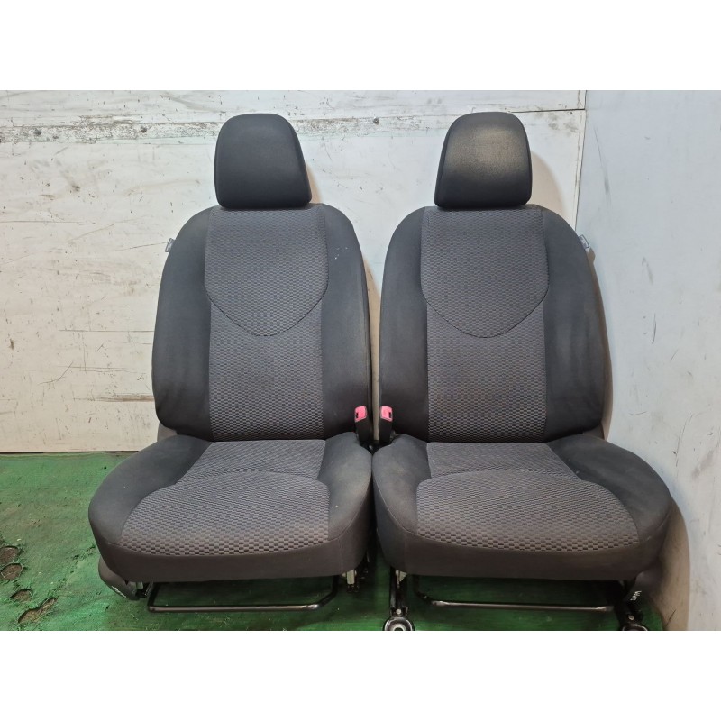 Recambio de juego de asientos completo para toyota rav 4 iii (_a3_) 2.2 d (ala35_) referencia OEM IAM   