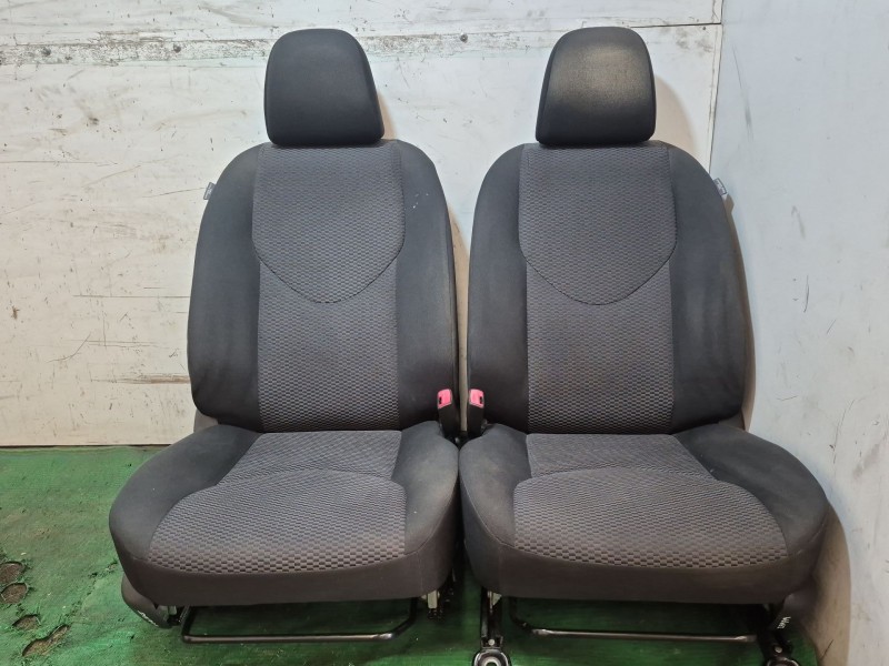 Recambio de juego de asientos completo para toyota rav 4 iii (_a3_) 2.2 d (ala35_) referencia OEM IAM   