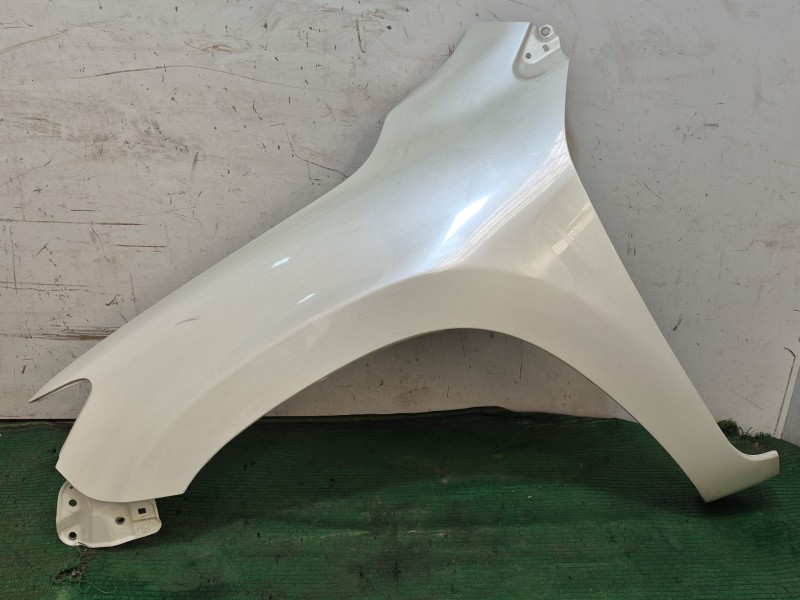 Recambio de aleta delantera izquierda para toyota rav 4 iii (_a3_) 2.2 d (ala35_) referencia OEM IAM   