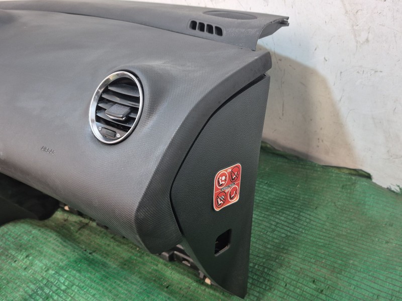 Recambio de salpicadero para peugeot 308 ii (lb_, lp_, lw_, lh_, l3_) 1.6 hdi referencia OEM IAM 38240M 38240M 38240M