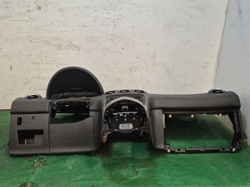 Recambio de salpicadero para peugeot 308 ii (lb_, lp_, lw_, lh_, l3_) 1.6 hdi referencia OEM IAM 38240M 38240M 38240M