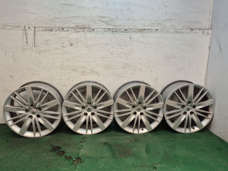 Recambio de juego llantas para renault laguna iii (bt0/1) 2.0 dci gt (bt11, bt1e, bt1n) referencia OEM IAM   