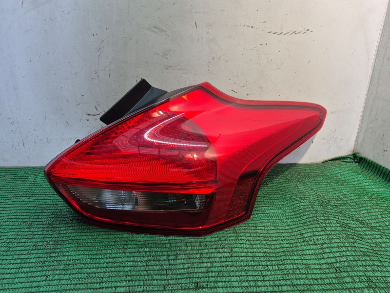 Recambio de piloto trasero derecho para ford focus iii 1.6 ti referencia OEM IAM   