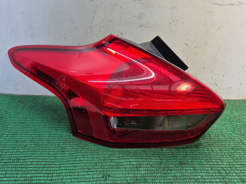 Recambio de piloto trasero izquierdo para ford focus iii 1.6 ti referencia OEM IAM F1EB13405 F1EB13405 F1EB13405