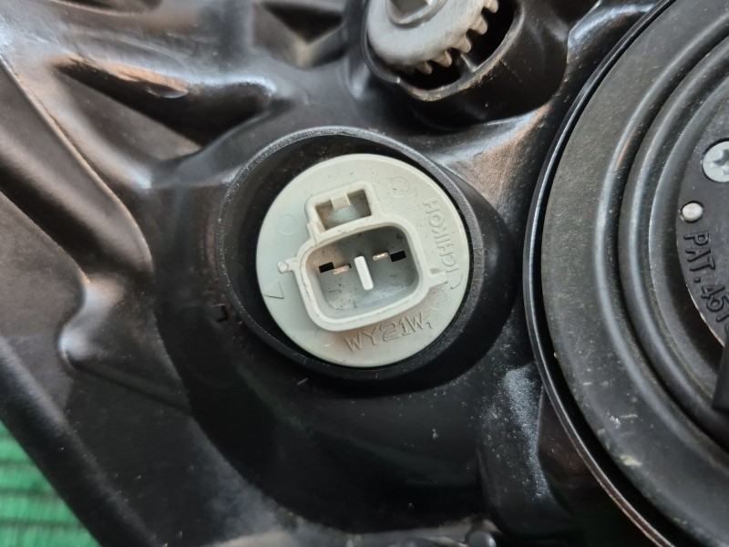 Recambio de faro izquierdo para toyota rav 4 iii (_a3_) 2.2 d (ala35_) referencia OEM IAM   