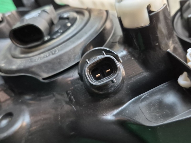 Recambio de faro izquierdo para toyota rav 4 iii (_a3_) 2.2 d (ala35_) referencia OEM IAM   