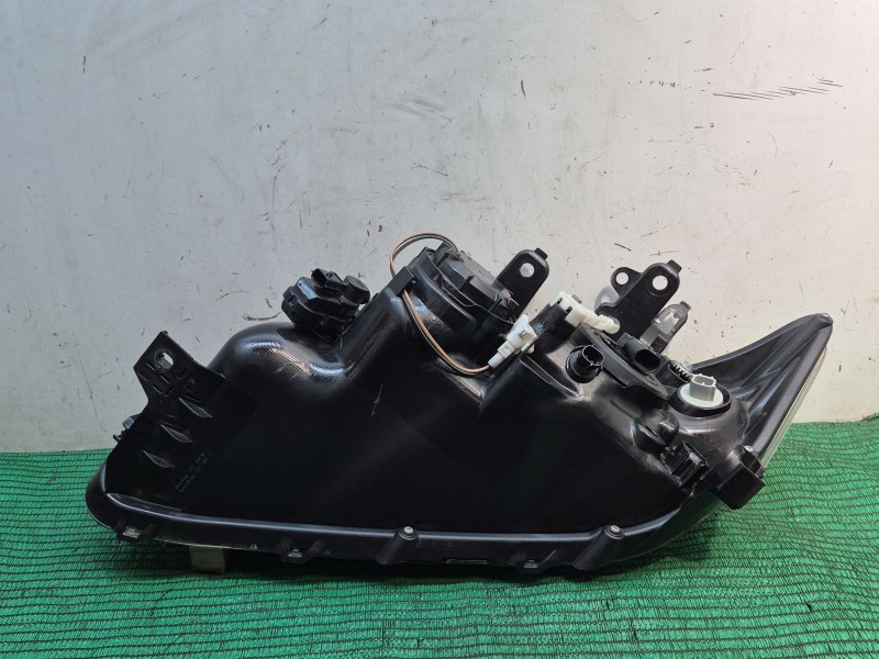 Recambio de faro derecho para toyota rav 4 iii (_a3_) 2.2 d (ala35_) referencia OEM IAM   