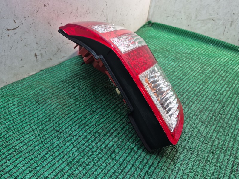 Recambio de piloto trasero derecho para toyota rav 4 iii (_a3_) 2.2 d (ala35_) referencia OEM IAM   