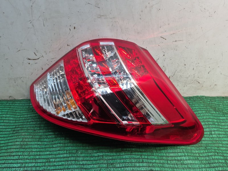 Recambio de piloto trasero derecho para toyota rav 4 iii (_a3_) 2.2 d (ala35_) referencia OEM IAM   