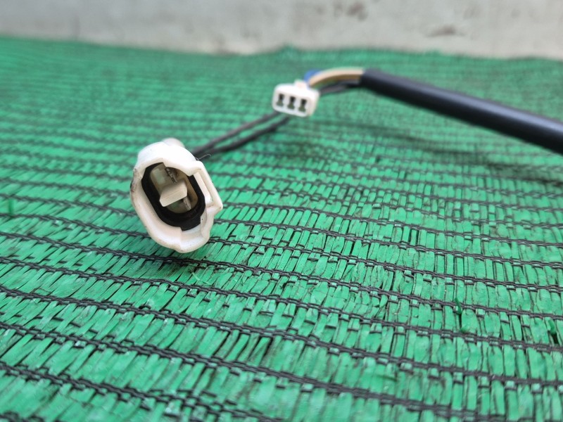 Recambio de retrovisor izquierdo para mitsubishi colt (cj0) 1300 glx referencia OEM IAM   