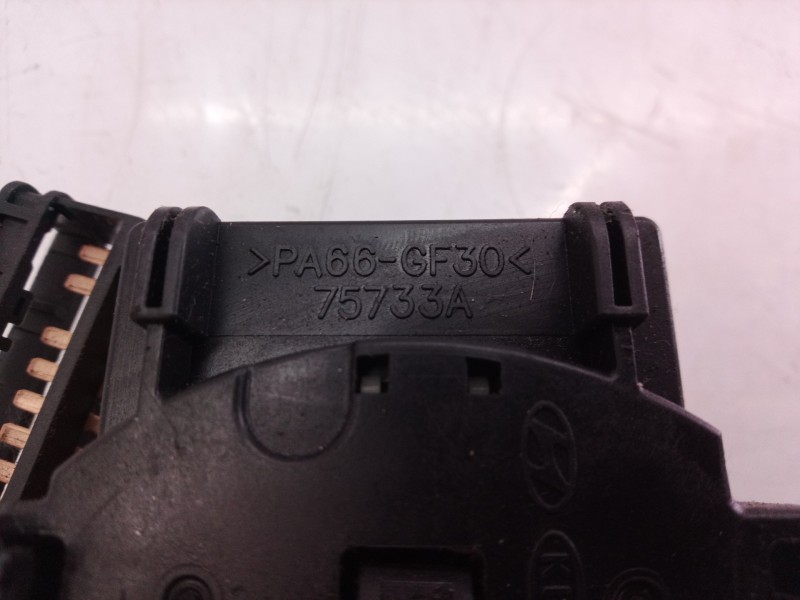 Recambio de mando limpia para kia rio 1.5 crdi active referencia OEM IAM 75733A 75733 75733