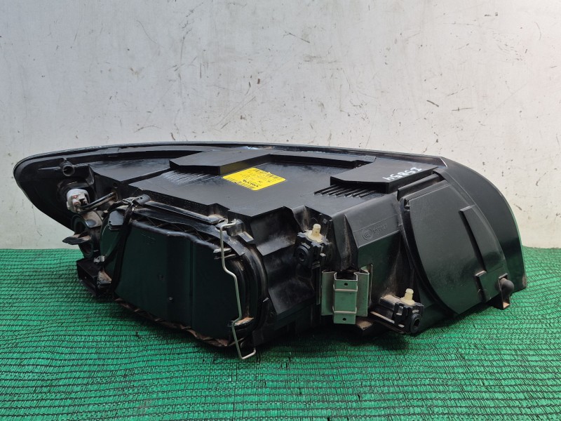 Recambio de faro izquierdo para volvo s40 ii (544) 2.0 d referencia OEM IAM   