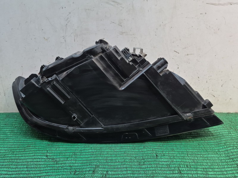 Recambio de faro izquierdo para volvo s40 ii (544) 2.0 d referencia OEM IAM   
