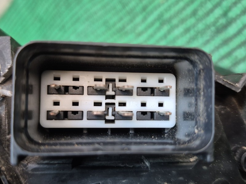 Recambio de faro izquierdo para volvo s40 ii (544) 2.0 d referencia OEM IAM   