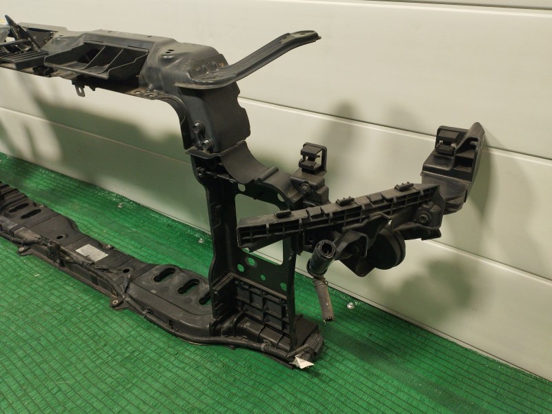 Recambio de panel frontal para kia cee´d sportswagon (jd) 1.6 crdi 128 referencia OEM IAM   