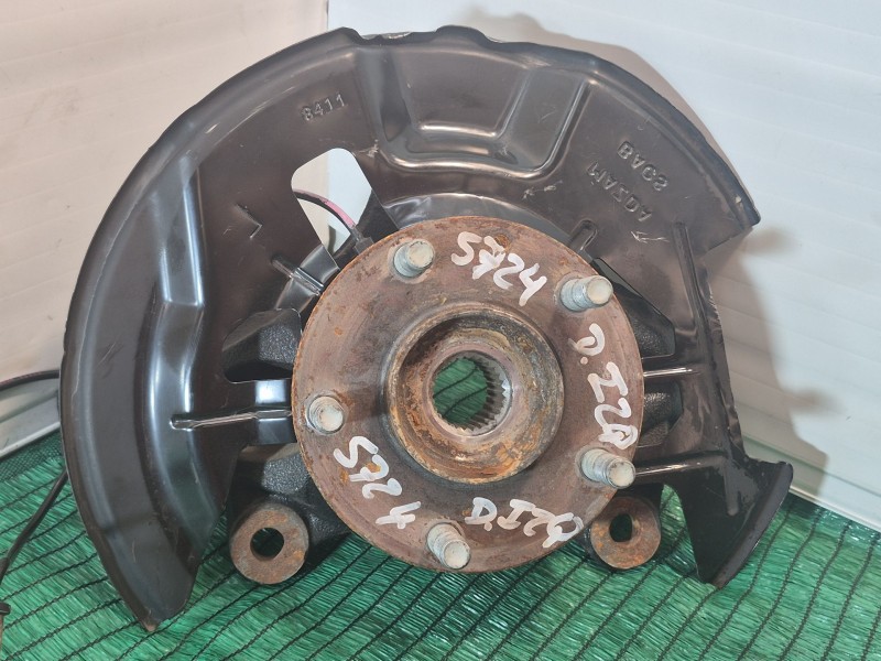 Recambio de mangueta delantera izquierda para mazda 3 (bm, bn) 2.0 referencia OEM IAM   