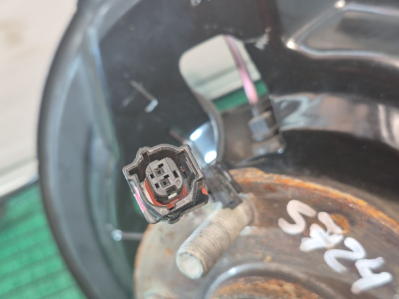 Recambio de mangueta delantera izquierda para mazda 3 (bm, bn) 2.0 referencia OEM IAM   