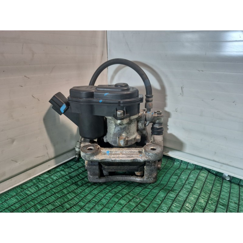 Recambio de pinza freno trasera derecha para mazda 3 (bm, bn) 2.0 referencia OEM IAM 32355597 32355597 32355597