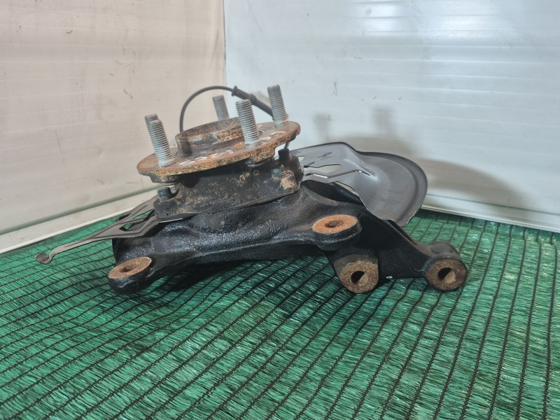 Recambio de mangueta delantera derecha para mazda 3 (bm, bn) 2.0 referencia OEM IAM   