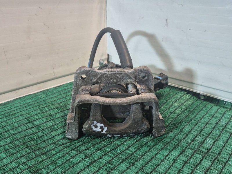 Recambio de pinza freno trasera izquierda para mazda 3 (bm, bn) 2.0 referencia OEM IAM 32355597 32355597 32355597