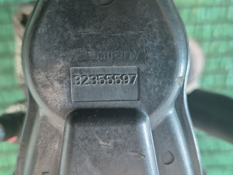 Recambio de pinza freno trasera izquierda para mazda 3 (bm, bn) 2.0 referencia OEM IAM 32355597 32355597 32355597