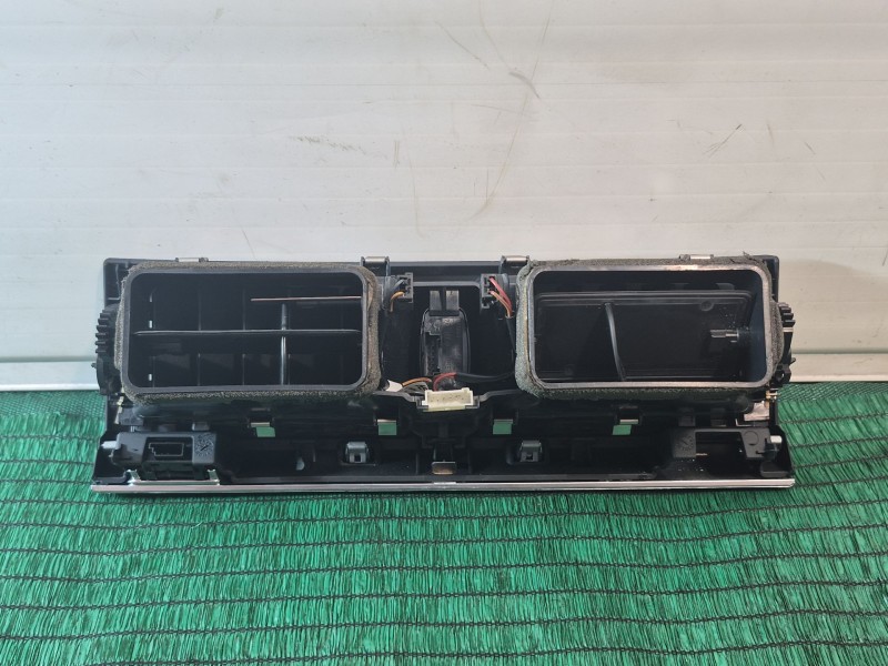 Recambio de rejilla aireadora para bmw x5 (e70) 3.0 d referencia OEM IAM 716180104 716180104 716180104