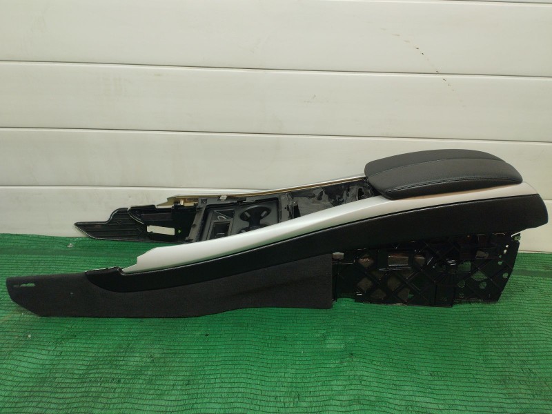 Recambio de consola central trasera para bmw x5 (e70) 3.0 d referencia OEM IAM   