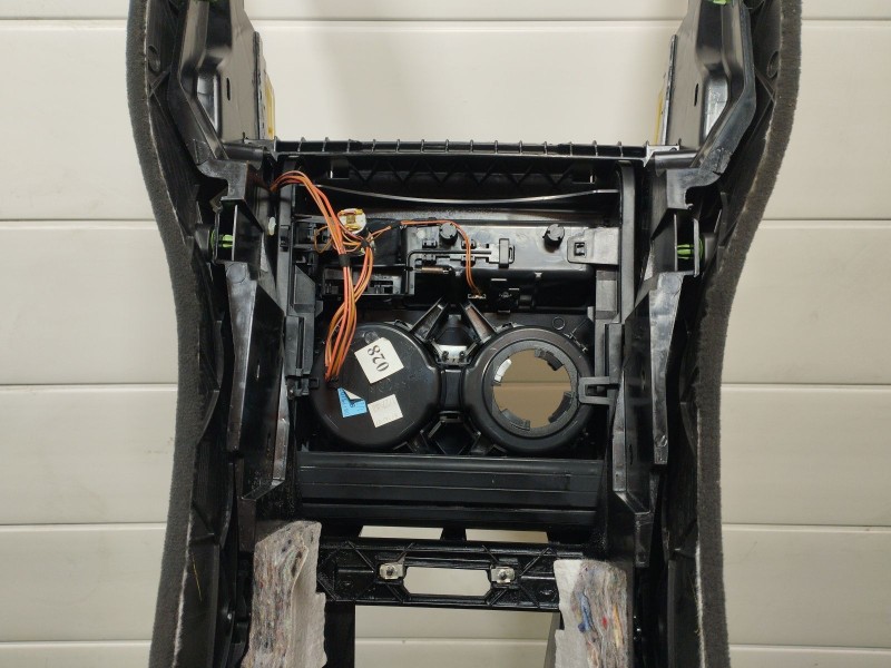 Recambio de consola central trasera para bmw x5 (e70) 3.0 d referencia OEM IAM   