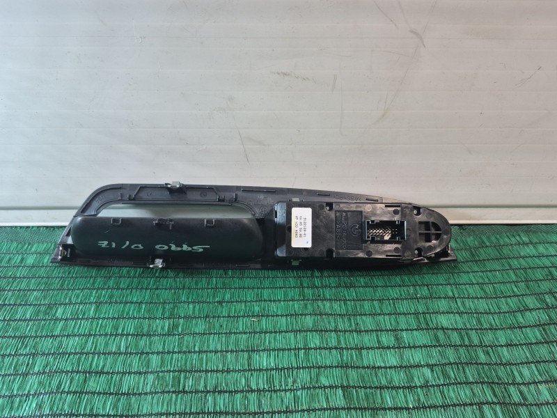 Recambio de mando elevalunas delantero izquierdo para bmw x5 (e70) 3.0 d referencia OEM IAM 51417137137 912212001 51417137137