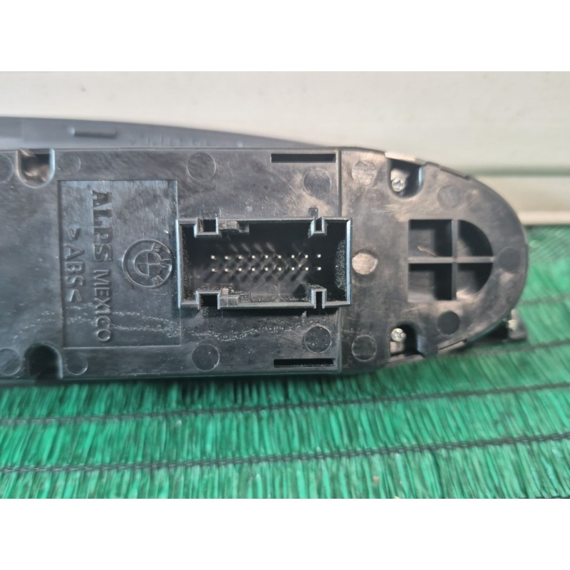 Recambio de mando elevalunas delantero izquierdo para bmw x5 (e70) 3.0 d referencia OEM IAM 51417137137 912212001 51417137137
