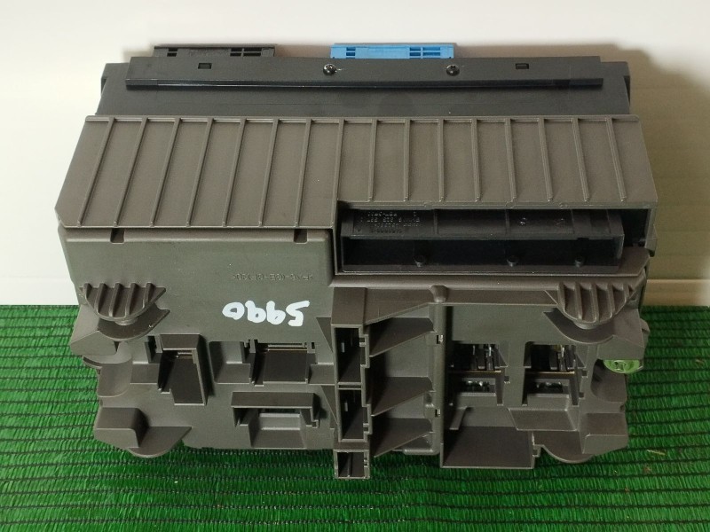 Recambio de caja reles / fusibles para bmw x5 (e70) 3.0 d referencia OEM IAM   