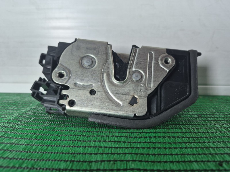 Recambio de cerradura puerta trasera derecha para bmw x5 (e70) 3.0 d referencia OEM IAM   