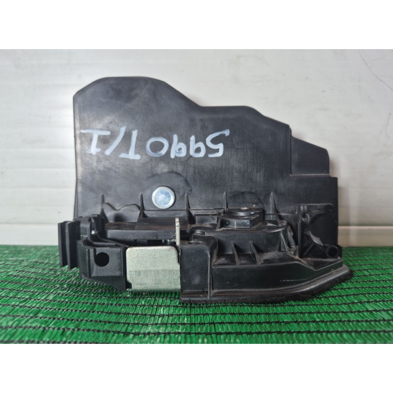 Recambio de cerradura puerta trasera izquierda para bmw x5 (e70) 3.0 d referencia OEM IAM A046998 A046998 A046998